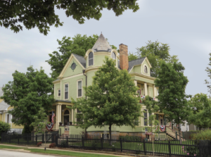 The Queen Anne: Victorian Architecture and Décor