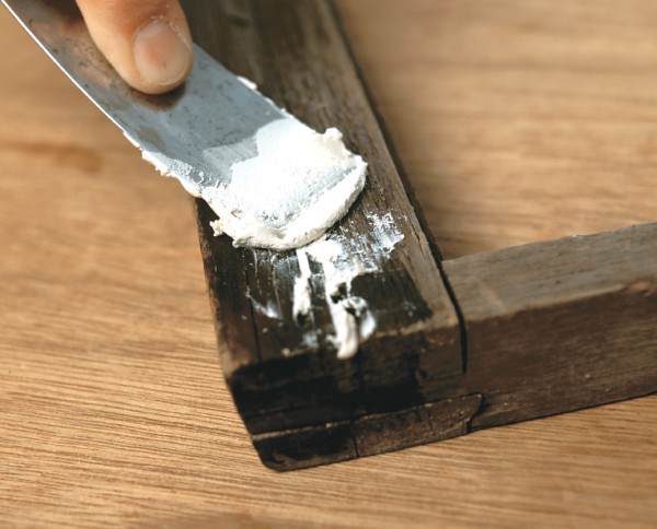 How to Repair Wood With Epoxy Wood Filler